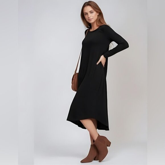 Black Tee Knit Curved Hem Dress With Pockets - Picture 2 of 6